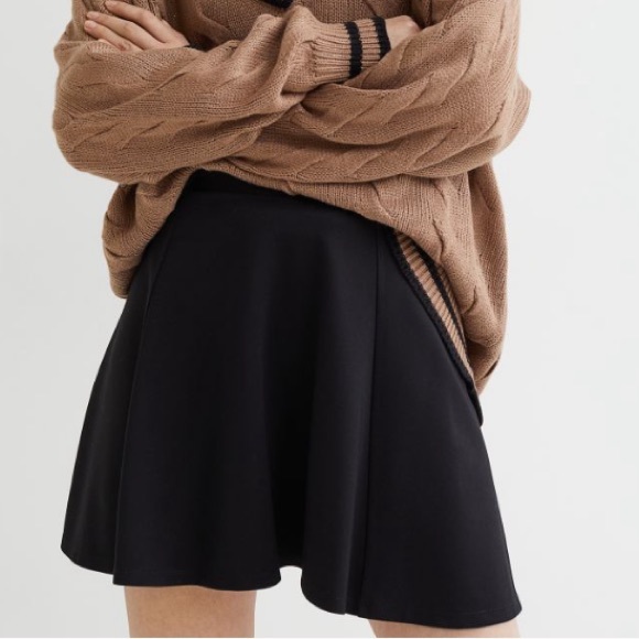 ๐H&M Black Size Large Ladies Short Skirt With Back Zipper - Picture 9 of 9